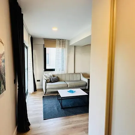 Bagla Denize Sifir Bahce Kat 2+1 Daire Апартаменты